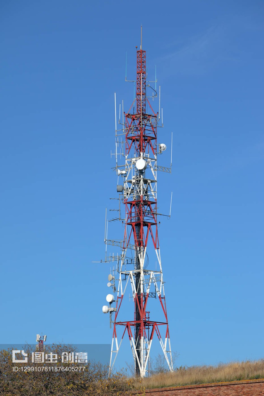白色天线塔 基础电信业务的物理支撑与未来展望